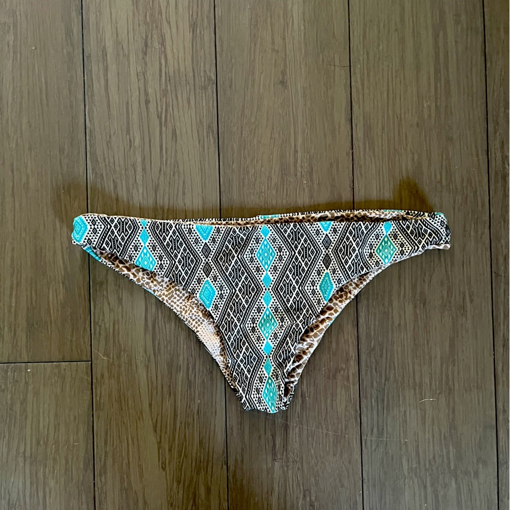 Acacia Makai Bottom in Thai